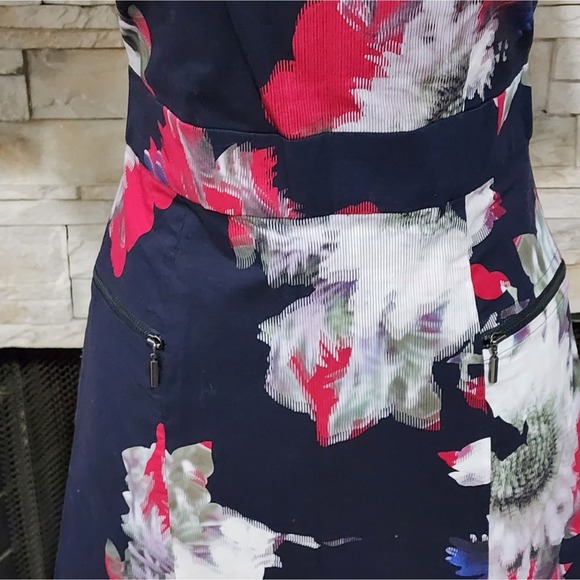 French connection navy and pink pixelated floral cut out dress‎ size 6 - Picture 3 of 9